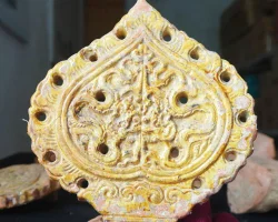 Нашли украшения императора Вьетнама: археологи раскопали драгоценные артефакты (фото)