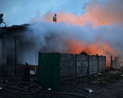 ЗС РФ масовано атакували Україну: масштабні руйнування, багато жертв та пожежа на судні (фото)