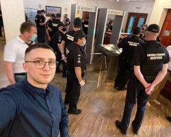 Суд перенес избрание меры пресечения Стерненко на 15 июня