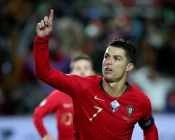 Кріштіану Роналду проти Ноєра. Хто сьогодні грає на Євро-2020