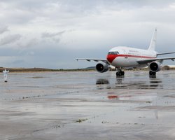Видають пончо та маски: евакуйованих з лайнера з хантавірусом пасажирів вивозять з Тенерифе