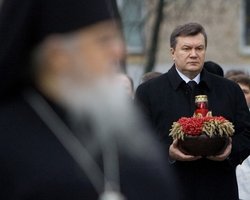 Янукович: Украинцы победили Голодомор благодаря вере в себя