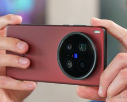 Цей смартфон вміє знімати кіно: потужну функцію Vivo X300 Ultra показали наживо (фото)