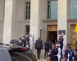 Зеленський і Таран приїхали в Пентагон для зустрічі з Остіном Ллойдом (відео)