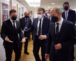 Зеленский провел переговоры с Шольцем и Макроном в Брюсселе: что обсудили лидеры стран