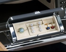 Новую модель Rolls-Royce оснастили шкатулкой для драгоценностей 
