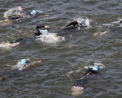 Сена все еще грязная: на Олимпиаде могут сорваться соревнования по триатлону