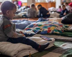 Закон для всех один: почему у беженцев из Украины забирают детей в Европе