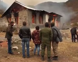 Любовь к отеческим гробам. Как уезжали армяне из Кельбаджара, который вернули в состав Азербайджана