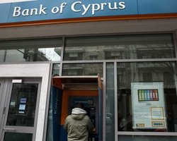 Кипр спишет налог со всех банковских вкладов: киприоты в панике
