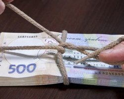 Половина украинцев считает борьбу с коррупцией в стране провальной, - опрос