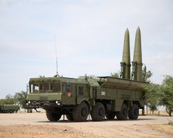 В оккупированном Крыму на полигон перегоняют ракетные комплексы