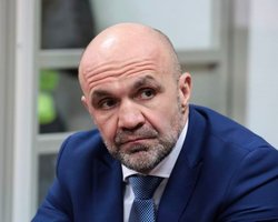Суд продлил меру пресечения Мангеру