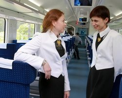 Укрзалізниця запускает билеты с QR-кодом на поезда Hyundai