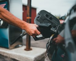 Ціни на АЗС: скільки доведеться заплатити за дизель та бензин 23 квітня