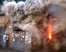 "Взорвался трансформатор": один из районов Киева снова остался без света, — соцсети (видео)