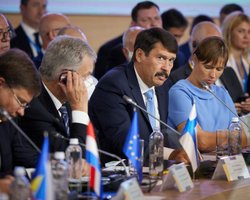 Президент Венгрии на "Крымской платформе" осудил языковой закон в Украине