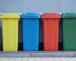 "Еще и оставляли чаевые": экс-работник мусоровоза раскрыл правду о мусоре богатых и бедных (видео)