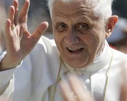 Бенедикт XVI не будет присутствовать на коронации нового понтифика