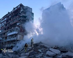 Комбінована атака на Київ: кількість поранених зросла, у ДСНС показали наслідки (фото, відео)