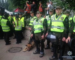 На акциях в честь Дня Победы в Украине полиция задержала 14 человек