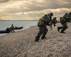 "День урожайний": РФ наступає водним транспортом на Херсонщині, деталі