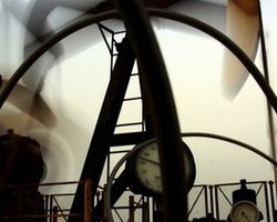 Цены на нефть продолжат снижаться, - эксперты