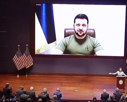 "Вспомните Перл-Харбор и 11 сентября": Зеленский призвал Конгресс США закрыть небо над Украиной