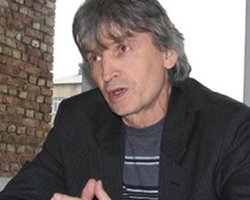 Представителям Бандеры и Шухевича советуют судиться на Луне