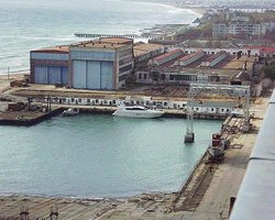 "Списывают имущество: россияне готовятся полностью "опустошить" завод в Феодосии, — ЦНС