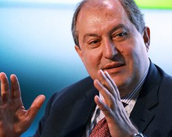 Президент Армении принял отставку правительства