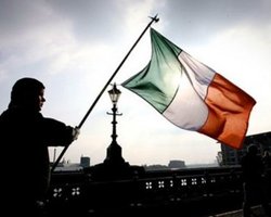 Кризис в Ирландии: поднимут налоги и сократят зарплаты