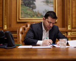 Вважають загрозою: Макрон і Кошта вмовляли Зеленського не чіпати НАБУ і САП, — FT