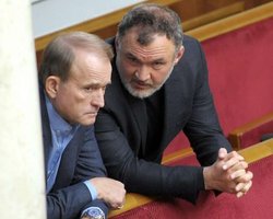 Суд заочно заарештував топсоратника Медведчука за підозрою у держзраді