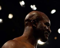 Команда Холифилда разработала план, как добиться боя с Кличко