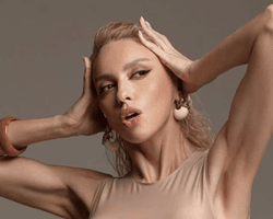 Полякова собралась на Евровидение и просит изменить правила (фото)