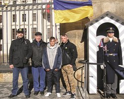 Как волонтеры собирают деньги для майдановцев, армии и беженцев