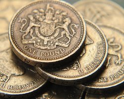 Brexit  обвалил фунт до 30-летнего минимума