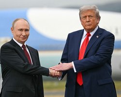 Болгария готова пропустить самолет Путина в Будапешт