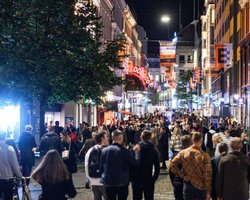 Драки и аресты. В Норвегии "отпраздновали" отмену COVID-ограничений (фото)