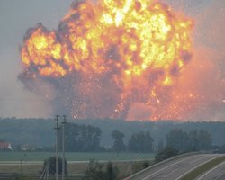 ГСЧС: В Калиновке все еще продолжаются одиночные взрывы