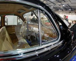 Названы самые дорогие авто, продающиеся в Украине