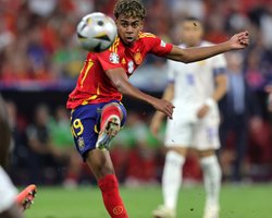 Испания в финале: 16-летний Ямаль стал самым юным автором гола в истории Евро (видео)