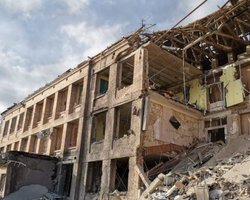 Оккупанты устроили ад в Рубежном: за ночь горели 27 жилых домов, — ОГА (фото, видео)