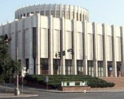 Журналистов, приехавших на пресс-конференцию Януковича, не выпускают из Украинского дома