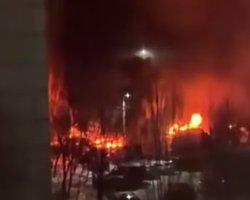 Волгоград атакували безпілотники: у РФ заявили про влучання в житлові будинки (відео)