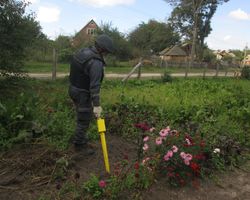 В Калиновке все еще продолжаются одиночные взрывы боеприпасов, - ГСЧС