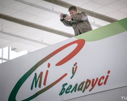 Журналисты белорусских госСМИ вручат министру информации "зов совести"