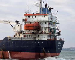 Россия атаковала гражданские суда в Одесской области: погиб иностранец, — Кулеба