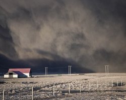 Исландия покрыта 5-сантиметровым слоем вулканического пепла